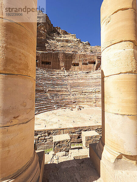 Das Theater  Petra Archäologischer Park  UNESCO-Weltkulturerbe  eines der neuen sieben Weltwunder  Petra  Jordanien  Naher Osten