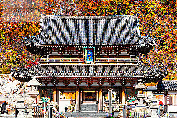 Osorezan Bodaiji-Tempel im Herbst  Mutsu  Präfektur Aomori  Honshu  Japan  Asien