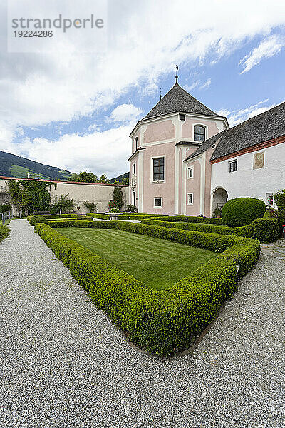 Kirche St. Elisabeth  Komturei des Deutschen Ordens  Sterzing  Südtirol (Südtirol) (Provinz Bozen)  Italien  Europa