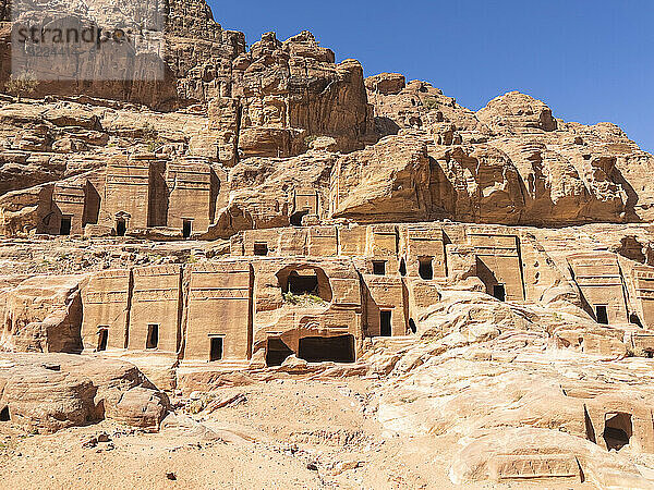 Die Straße der Fassaden  Petra Archäologischer Park  UNESCO-Weltkulturerbe  eines der neuen sieben Weltwunder  Petra  Jordanien  Naher Osten