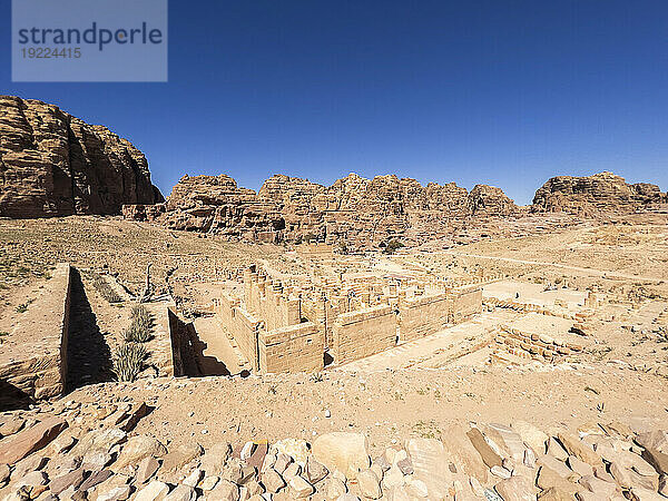 Die byzantinische Kirche  der Archäologische Park Petra  UNESCO-Weltkulturerbe  eines der neuen sieben Weltwunder  Petra  Jordanien  Naher Osten