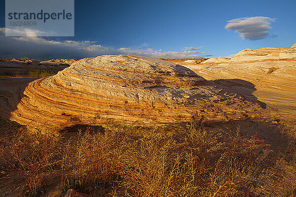 Sonnenlicht auf Felsformationen in der Nähe von Antelope Point im Glen Canyon National Recreation Area  Arizona  USA; Arizona  Vereinigte Staaten von Amerika