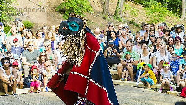 Die Karl-May-Festtage finden seit 1991 jedes Jahr an einem Maiwochenende im Lössnitzgrund Radebeul im Andenken an den Schriftsteller Karl May statt. Zu dem Fest kommen jährlich ca. 30.000 Gäste. Ed E. Bryant der Tsimshian Nation