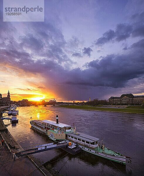 Sonnenuntergang über der Dresdner Altstadt