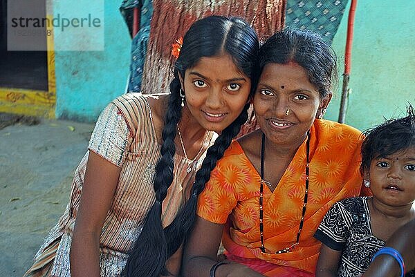 Zwei Frauen in Südindien