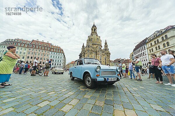 Trabirally auf dem Dresdner Neumarkt vor der Frauenkirche