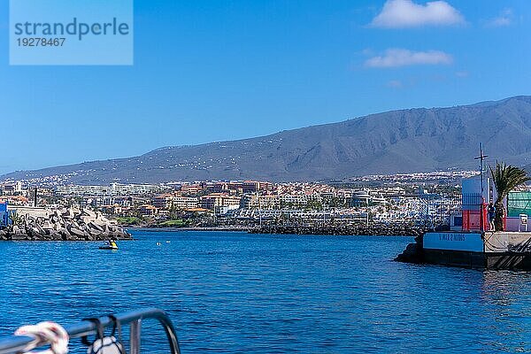 Blick vom Yachthafen der Costa de Adeje im Süden von Teneriffa  Kanarische Inseln