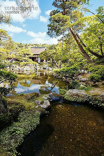 Die atemberaubende Architektur und die Gärten des Silberpavillons des Ginkakuji Tempels in Kyoto  Japan  Asien