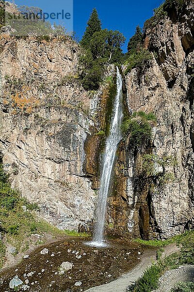 Kegety Wasserfall in Kirgisistan  Zentralasien