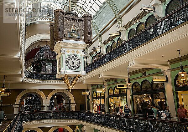 SYDNEY  AUSTRALIEN  30. NOVEMBER 2014: Das wunderschöne  denkmalgeschützte Innere des Queen Vic Building in der George Street  Sydney  New South Wales  Australien  Ozeanien