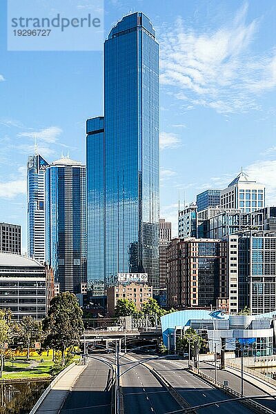 Melbourne  Australien  30. November  Melbournes berühmte Skyline von Southbank in Richtung Rialto Towers am 30. November 2014  Ozeanien