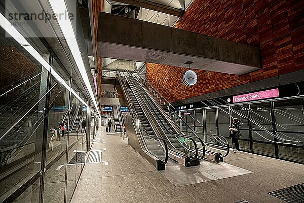 Kopenhagen  Dänemark  13. Oktober 2019: Innenansicht der neuen Ubahnstation Enghave Plads an der City Circle Line  Europa