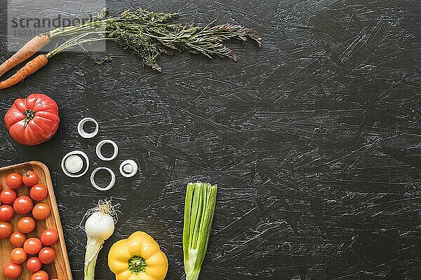 Draufsicht auf frisches Gemüse Küchenarbeitsplatte