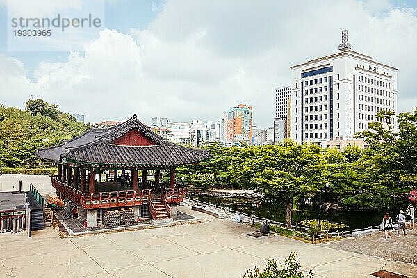 Namsangol Hanok Village ist ein traditionelles koreanisches Dorf in der Nähe des Viertels Pil dong in Jung gu  einem zentralen Bezirk von Seoul  Seoul  Südkorea  Asien