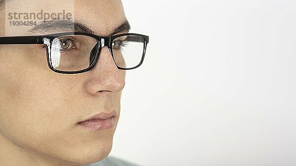 Mann Gesicht mit Brille