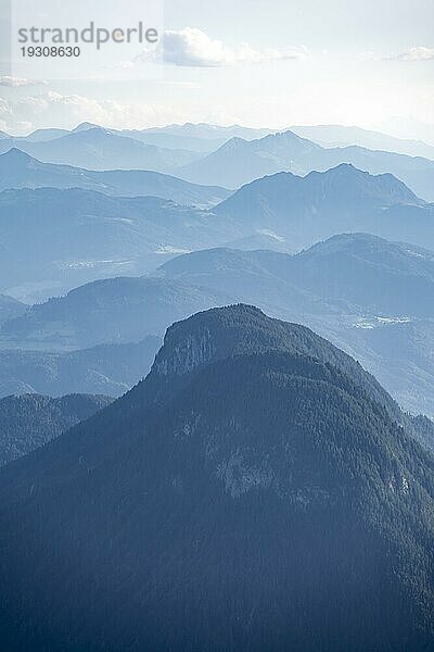 Abendstimmung  Silhouetten  Dramatische Berglandschaft  Tirol  Österreich  Europa