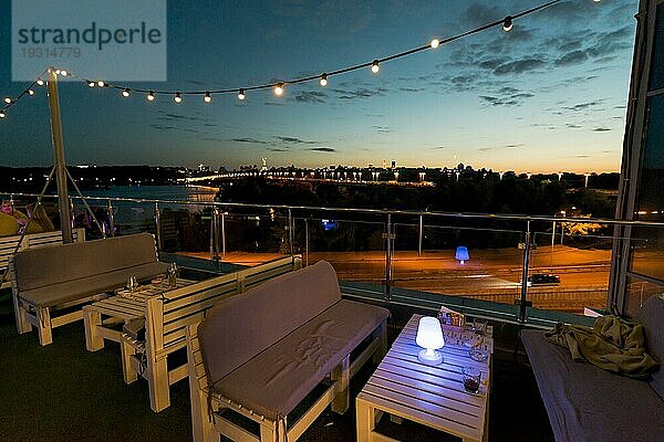 Leere Terrasse Sonnenuntergang Hintergrund