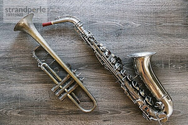 Schönes Trompeten Saxophon