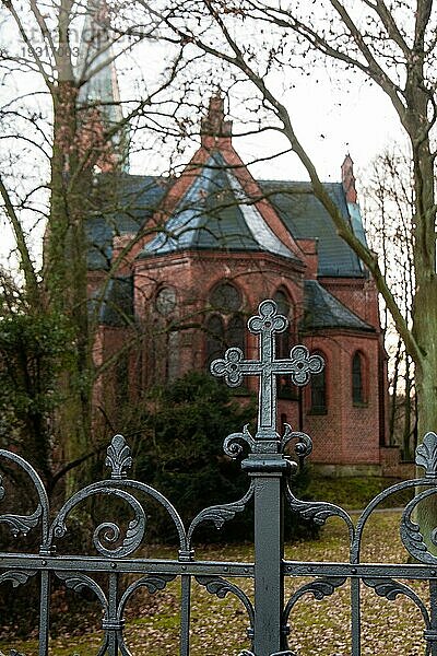Kreuz mit Kirche  Cross with church