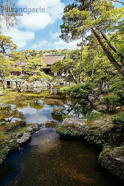 Die atemberaubende Architektur und die Gärten des Silberpavillons des Ginkakuji Tempels in Kyoto  Japan  Asien