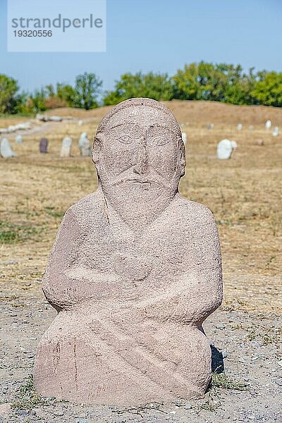 Balbals  historische Grabsteine in Form von menschlichen Gesichtern  bei Tokmok  Chuy  Kirgistan  Asien