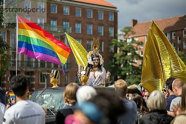 Kopenhagen  Dänemark  19. August 2017: Teilnehmer an der jährlichen Kopenhagener Pride Parade durch die Stadt  Europa