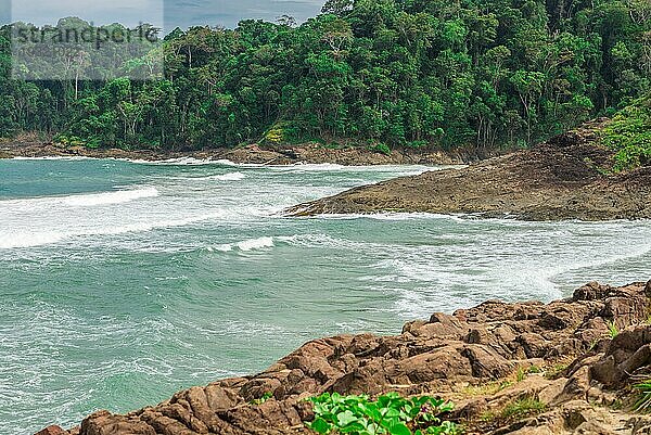 Erstaunliche wilde Küstenlinie in Itacare im Bundesstaat Bahia in Brasilien