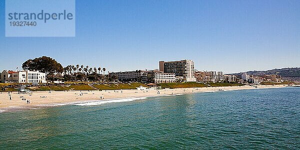 Redondo Beach an einem warmen sonnigen Tag in Los Angeles  Kalifornien  USA  Nordamerika