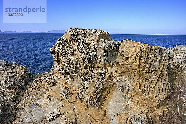 Bizarre Felsformationen in der Buca delle Fate  Populonia  Piombino  Provinz Livorno  Italien  Europa