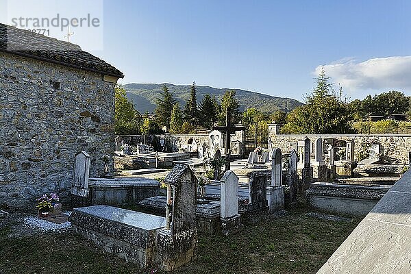 Friedhof in Bardone  Apennin  Terenzo  Provinz Parma  Emilia-Romagna  Italien  Europa