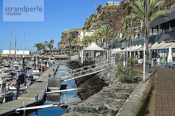 Hafen und Marina von Calheta  Insel Madeira  Portugal  Europa