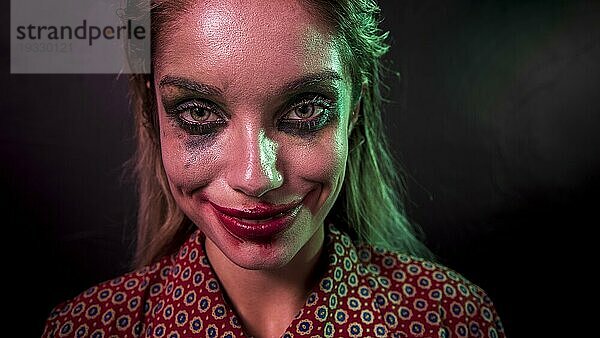 Porträt Make up Clown Horror Charakter suchen Kamera