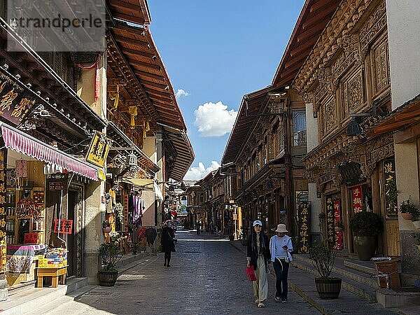 Historische Stadt und alte chinesische Holzhäuser  Shangri-la  Yunnan  China  Asien