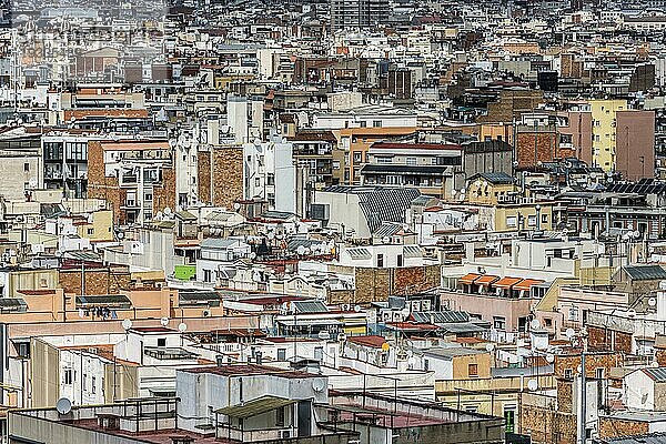 Übersicht der Wohnlandschaft und Innenstadt von Barcelona  Spanien  Europa