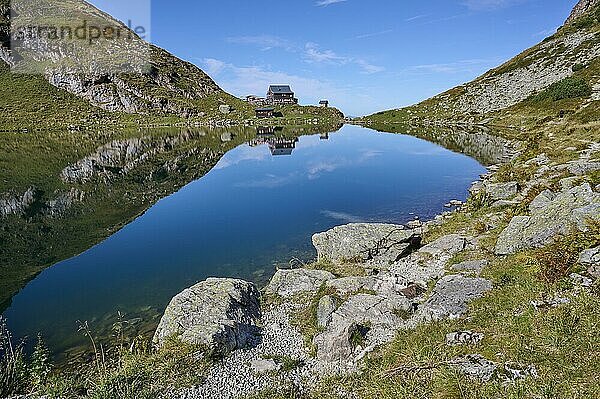 Wildseeloderhaus mit Wildsee  Fieberbrunn  Tirol  Österreich  Europa