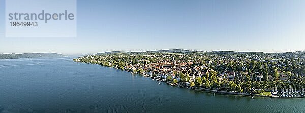Luftbild-Panorama von der Stadt Überlingen am Bodensee  Bodenseekreis  Baden-Württemberg  Deutschland  Europa
