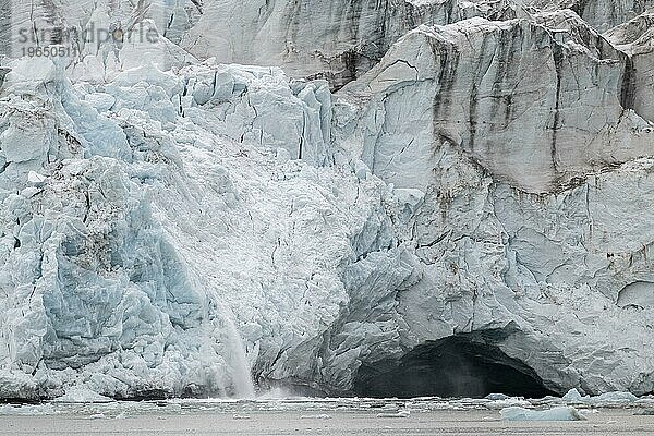 Abbruchkante  Gletscher  Sveabreen  Nordfjorden  Isfjord  Spitzbergen  Svalbard  Norwegen  Europa