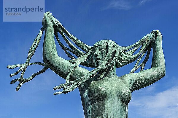 Frauen- Skulptur von Gustav Vigeland  Frau  Tanz  Haare  Freiheit  frei  Frogner Park  Oslo  Norwegen  Europa