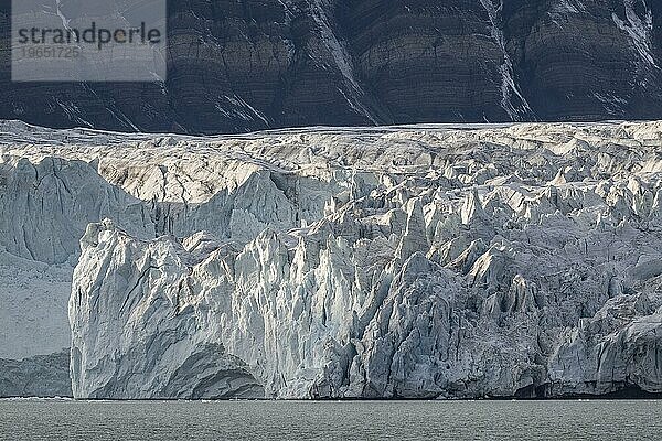 Abbruchkante  Gletscher  Sveabreen  Nordfjorden  Isfjord  Spitzbergen  Svalbard  Norwegen  Europa