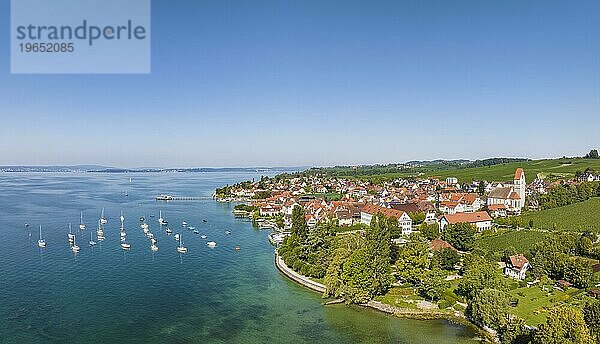 Luftbild-Panorama von der Bodenseegemeinde Hagnau  Bodenseekreis  Baden-Württemberg  Deutschland  Europa
