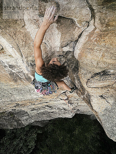 Amanda Milhet – LOTG – Gunks Climbing