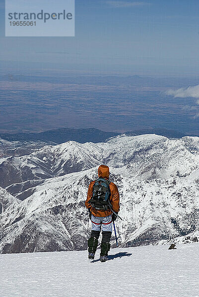 Bergsteiger auf dem Berg Toubkal  Marokko