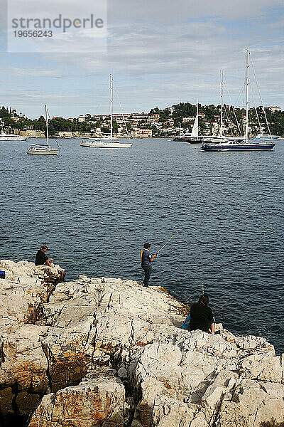 Fischer in Villefranche sur Mer  Côte d'Azur  Alpes Maritimes  Provence  Frankreich.