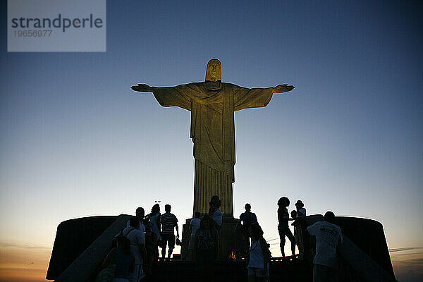 Die Statue von Christus dem Erlöser auf dem Gipfel des Corcovado-Berges. Rio de Janeiro  Brasilien.