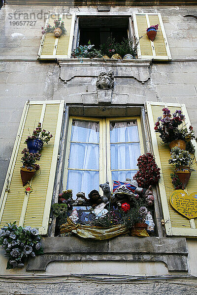 Fenster  Arles  Provence  Frankreich.