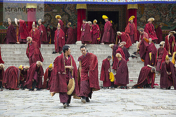 Junge buddhistische Mönche im Kloster Labrang in Xiahe  Gansu  China.