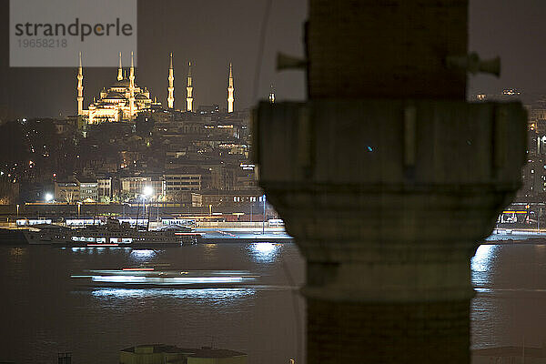 Istanbul  Türkei bei Nacht.