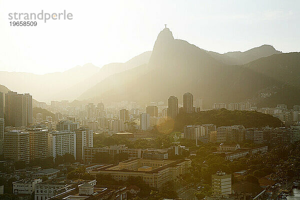 Blick über Rio de Janeiro vom Gipfel des Zuckerhuts  Brasilien.