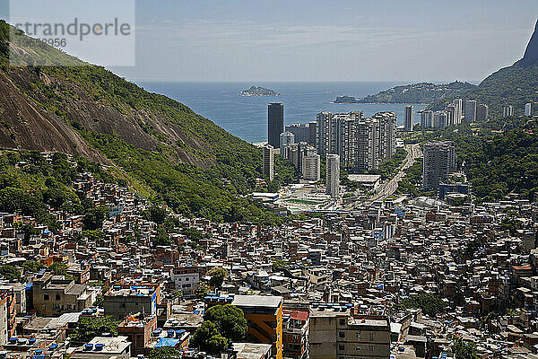 Blick von der Spitze der Rocinha Favela  Rio de Janeiro  Brasilien.