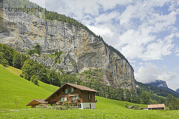Traditionelles Haus im Lauterbrunnen-Oberland  Schweiz
